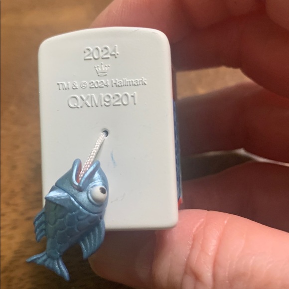 2024 Hallmark Keepsake Fishing for Fun Mini Ornament NWT - Picture 6 of 9
